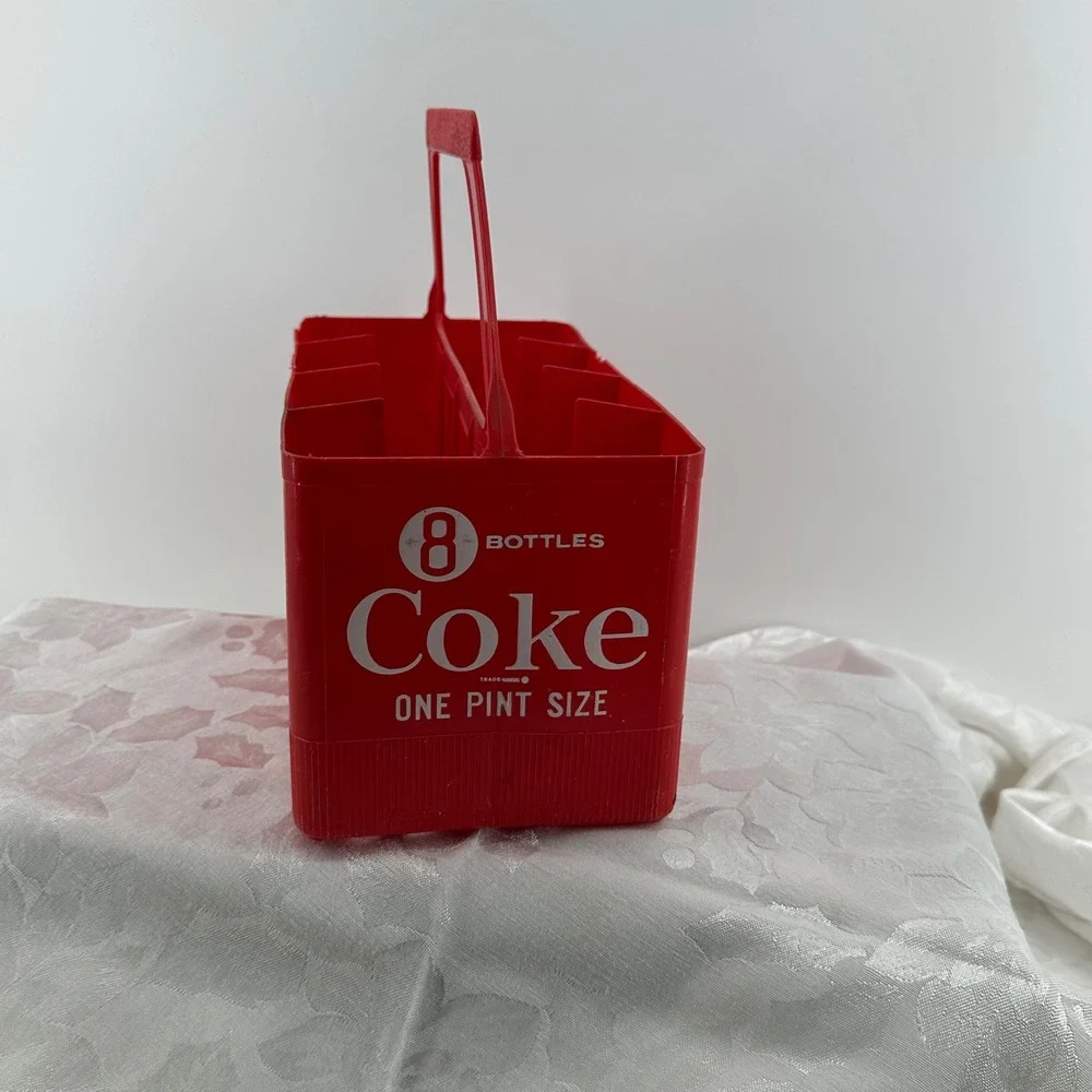 Coca-Cola Bottle Carrier Red Good Vintage 8 Bottle One Pint Size Plastic Crate